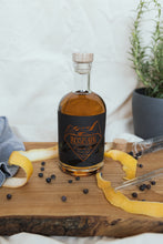 Lade das Bild in den Galerie-Viewer, Premium Gin Barrel Aged von Roshain - „Amarone Edition“
